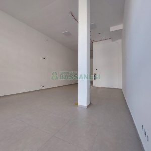 Loja com 128m², 2 vagas, no bairro São Pelegrino em Caxias do Sul para Alugar ou Comprar