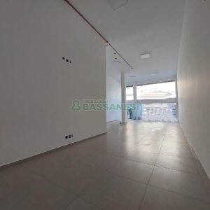 Loja com 128m², 2 vagas, no bairro São Pelegrino em Caxias do Sul para Alugar ou Comprar