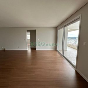 Apartamento com 113m², 3 dormitórios, 2 vagas, no bairro Madureira em Caxias do Sul para Comprar