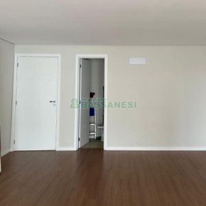 Apartamento com 113m², 3 dormitórios, 2 vagas, no bairro Madureira em Caxias do Sul para Comprar