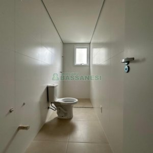 Apartamento com 113m², 3 dormitórios, 2 vagas, no bairro Madureira em Caxias do Sul para Comprar
