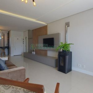 Apto Mobiliado com 163m², 3 dormitórios, 2 vagas, no bairro Cruzeiro em Caxias do Sul para Comprar