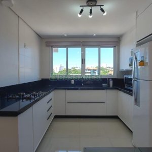 Apto Mobiliado com 163m², 3 dormitórios, 2 vagas, no bairro Cruzeiro em Caxias do Sul para Comprar