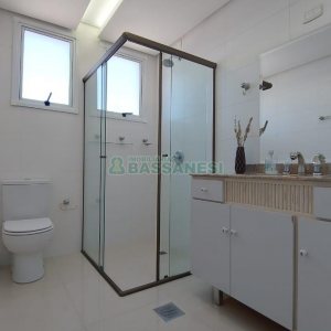 Apto Mobiliado com 163m², 3 dormitórios, 2 vagas, no bairro Cruzeiro em Caxias do Sul para Comprar