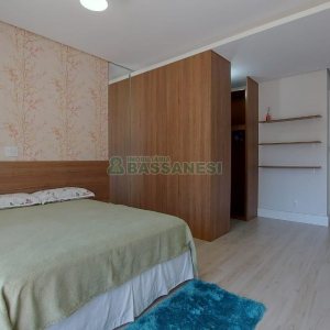 Apto Mobiliado com 163m², 3 dormitórios, 2 vagas, no bairro Cruzeiro em Caxias do Sul para Comprar