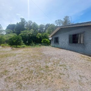 Casa com 73m², 3 dormitórios, 3 vagas, no bairro 9 Legua em Caxias do Sul para Comprar