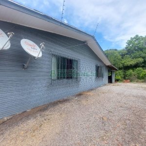 Casa com 73m², 3 dormitórios, 3 vagas, no bairro 9 Legua em Caxias do Sul para Comprar