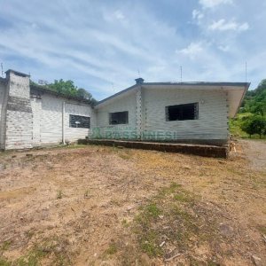 Casa com 73m², 3 dormitórios, 3 vagas, no bairro 9 Legua em Caxias do Sul para Comprar