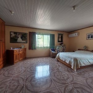 Casa com 73m², 3 dormitórios, 3 vagas, no bairro 9 Legua em Caxias do Sul para Comprar