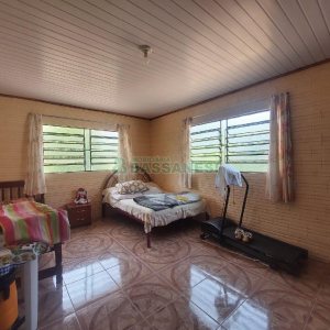Casa com 73m², 3 dormitórios, 3 vagas, no bairro 9 Legua em Caxias do Sul para Comprar