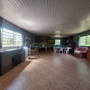 Casa com 73m², 3 dormitórios, 3 vagas, no bairro 9 Legua em Caxias do Sul para Comprar