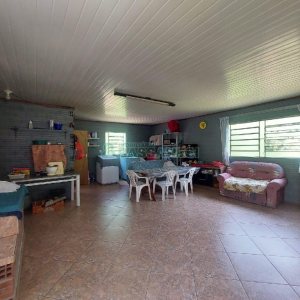 Casa com 73m², 3 dormitórios, 3 vagas, no bairro 9 Legua em Caxias do Sul para Comprar