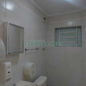 Loja com 330m², no bairro Cinqüentenário em Caxias do Sul para Alugar ou Comprar