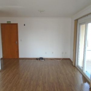 Apartamento com 115m², 3 dormitórios, 2 vagas, no bairro Pio X em Caxias do Sul para Alugar