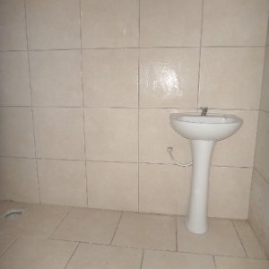 Loja com 500m², no bairro Presidente Vargas em Caxias do Sul para Alugar