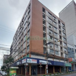 Sala com 21m², no bairro Centro em Caxias do Sul para Alugar