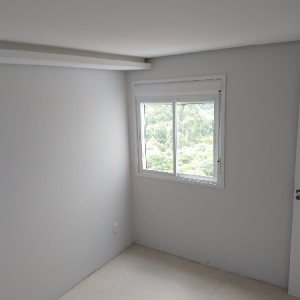 Apartamento com 45m², 2 dormitórios, 1 vaga, no bairro Desvio Rizzo em Caxias do Sul para Comprar
