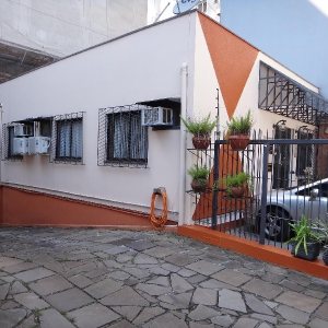 Casa Comercial com 170m², 3 vagas, no bairro São Pelegrino em Caxias do Sul para Alugar