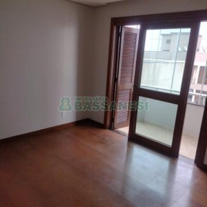 Apartamento com 109m², 3 dormitórios, 2 vagas, no bairro Universitário em Caxias do Sul para Comprar