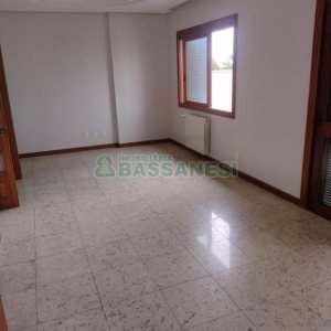 Apartamento com 109m², 3 dormitórios, 2 vagas, no bairro Universitário em Caxias do Sul para Comprar