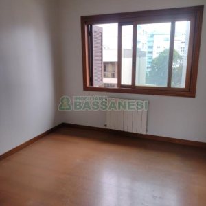 Apartamento com 109m², 3 dormitórios, 2 vagas, no bairro Universitário em Caxias do Sul para Comprar