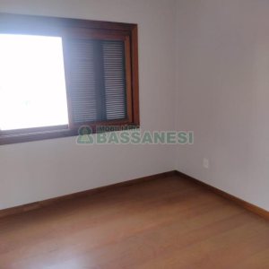 Apartamento com 109m², 3 dormitórios, 2 vagas, no bairro Universitário em Caxias do Sul para Comprar