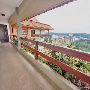 Apto/Cobertura com 299m², 4 dormitórios, 2 vagas, no bairro Madureira em Caxias do Sul para Comprar