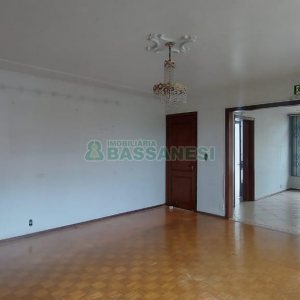Casa Comercial com 150m², no bairro Madureira em Caxias do Sul para Alugar