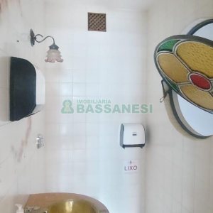 Casa Comercial com 150m², no bairro Madureira em Caxias do Sul para Alugar