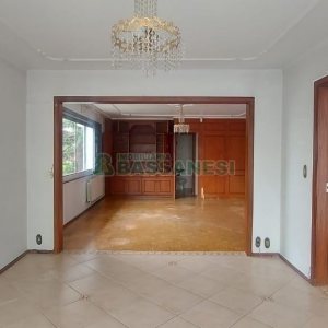 Casa Comercial com 150m², no bairro Madureira em Caxias do Sul para Alugar