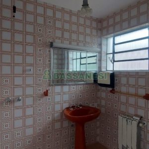 Casa Comercial com 150m², no bairro Madureira em Caxias do Sul para Alugar