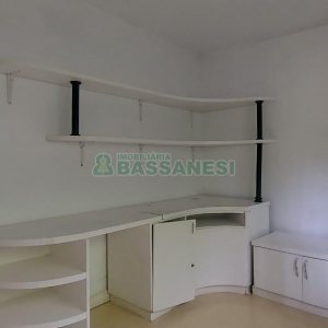 Casa Comercial com 150m², no bairro Madureira em Caxias do Sul para Alugar