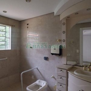 Casa Comercial com 150m², no bairro Madureira em Caxias do Sul para Alugar