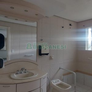 Casa Comercial com 150m², no bairro Madureira em Caxias do Sul para Alugar