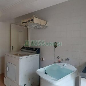 Casa Comercial com 150m², no bairro Madureira em Caxias do Sul para Alugar