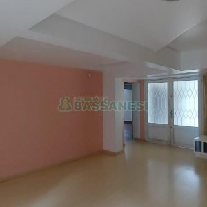 Casa Comercial com 150m², no bairro Madureira em Caxias do Sul para Alugar