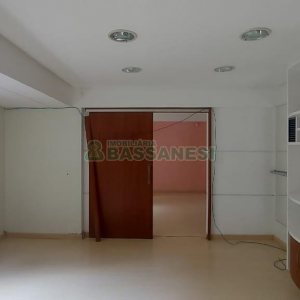Casa Comercial com 150m², no bairro Madureira em Caxias do Sul para Alugar