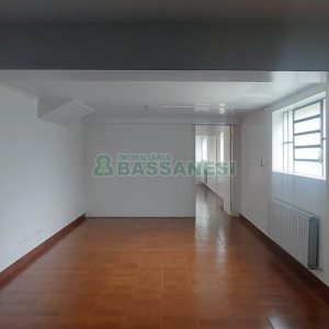 Casa Comercial com 150m², no bairro Madureira em Caxias do Sul para Alugar