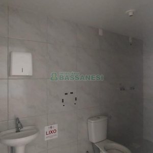 Casa Comercial com 150m², no bairro Madureira em Caxias do Sul para Alugar