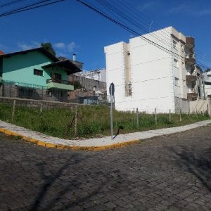 Terreno, no bairro Nossa Senhora da Saúde em Caxias do Sul para Comprar