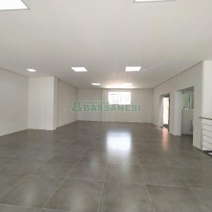Loja com 330m², no bairro Centro em Caxias do Sul para Alugar