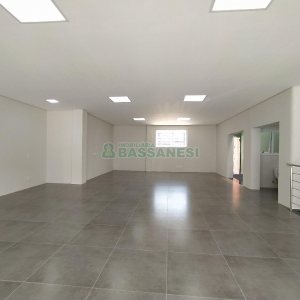 Loja com 330m², no bairro Centro em Caxias do Sul para Alugar