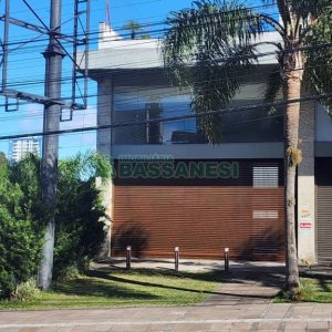 Loja com 325m², no bairro Pio X em Caxias do Sul para Alugar ou Comprar