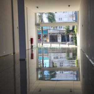 Loja com 325m², no bairro Pio X em Caxias do Sul para Alugar ou Comprar