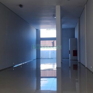Loja com 325m², no bairro Pio X em Caxias do Sul para Alugar ou Comprar