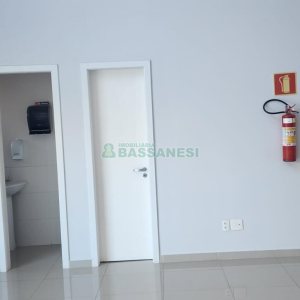 Loja com 325m², no bairro Pio X em Caxias do Sul para Alugar ou Comprar