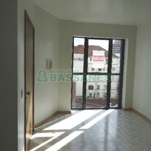 Sala com 54m², no bairro Centro em Caxias do Sul para Alugar