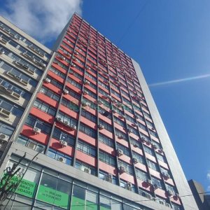 Sala com 450m², no bairro Centro em Caxias do Sul para Alugar
