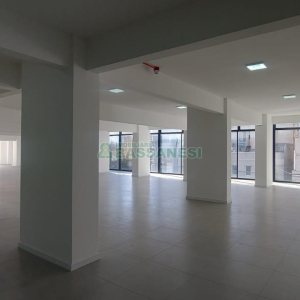Sala com 450m², no bairro Centro em Caxias do Sul para Alugar