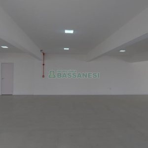 Sala com 450m², no bairro Centro em Caxias do Sul para Alugar